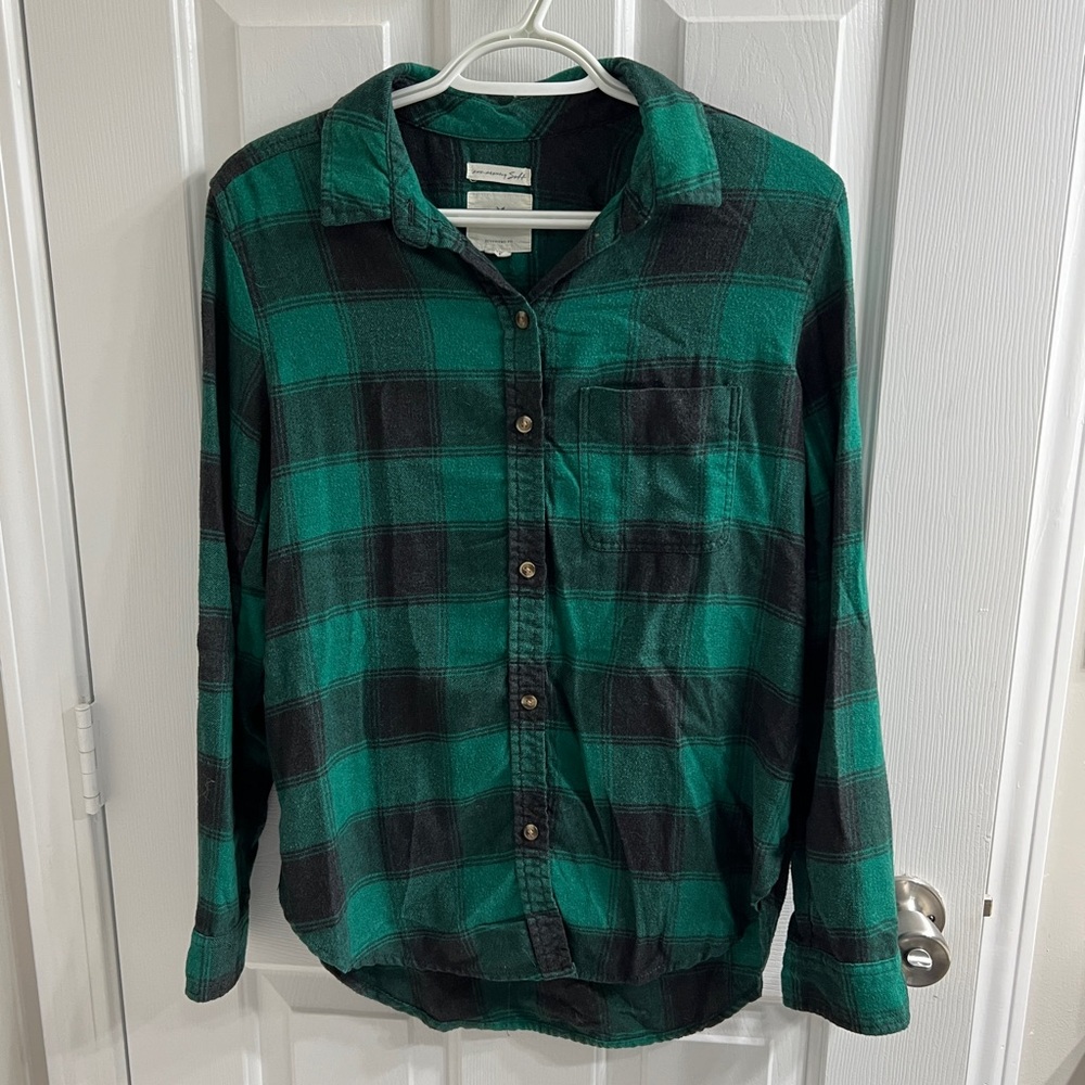 American Eagle Outfitters Green and Charcoal Plaid Shirt